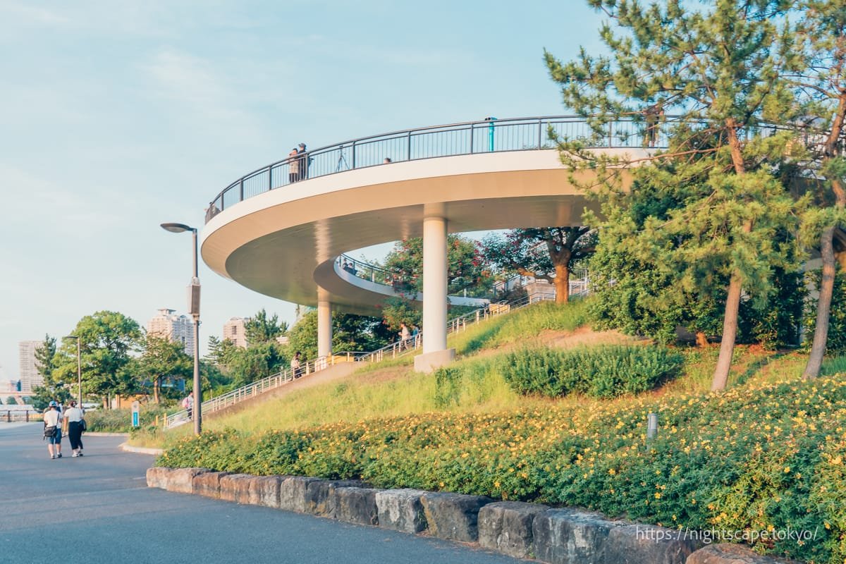 🏕️ 오다이바 해변 정원 (오다이바 카이힌테이엔) 이미지 5